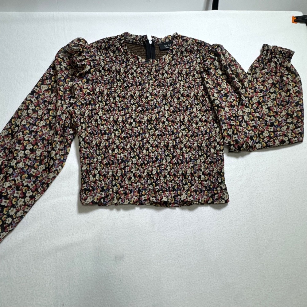 VICI Floral Smocked Puff Sleeve Blouse Medium Black Multicolor Ruffle Neck Top - Picture 2 of 9